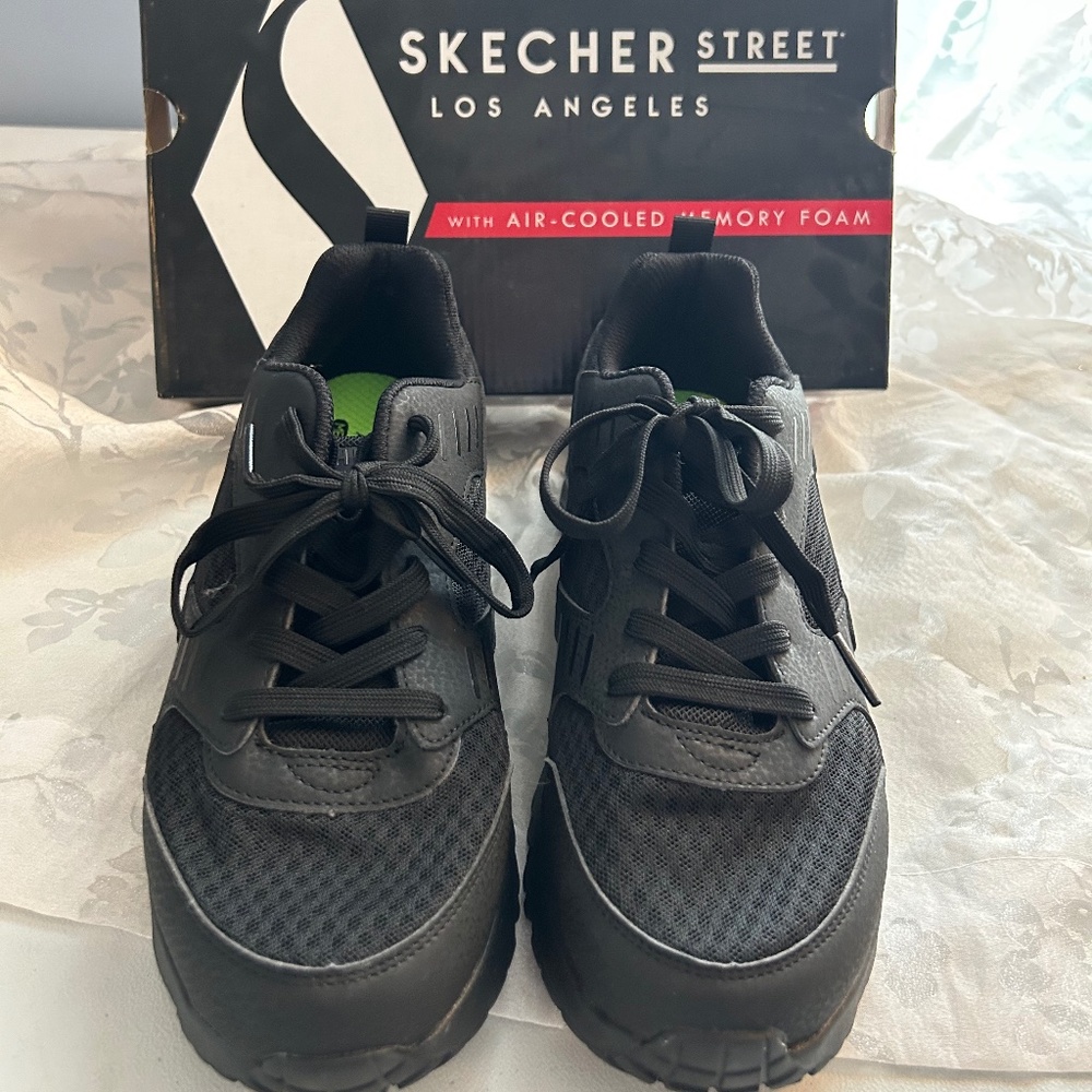 New in box Skechers sneakers